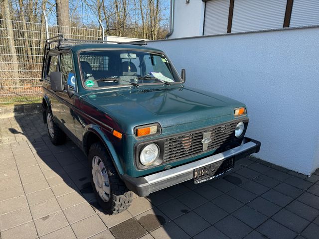 Lada Niva**ALLRAD+AHK+STEUER AUSWEISBAR**