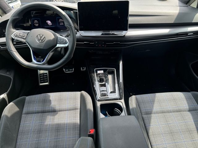 Fahrzeugabbildung Volkswagen Golf GTE MATRIX-LED HUD AREA VIEW DCC TRAVEL ASS