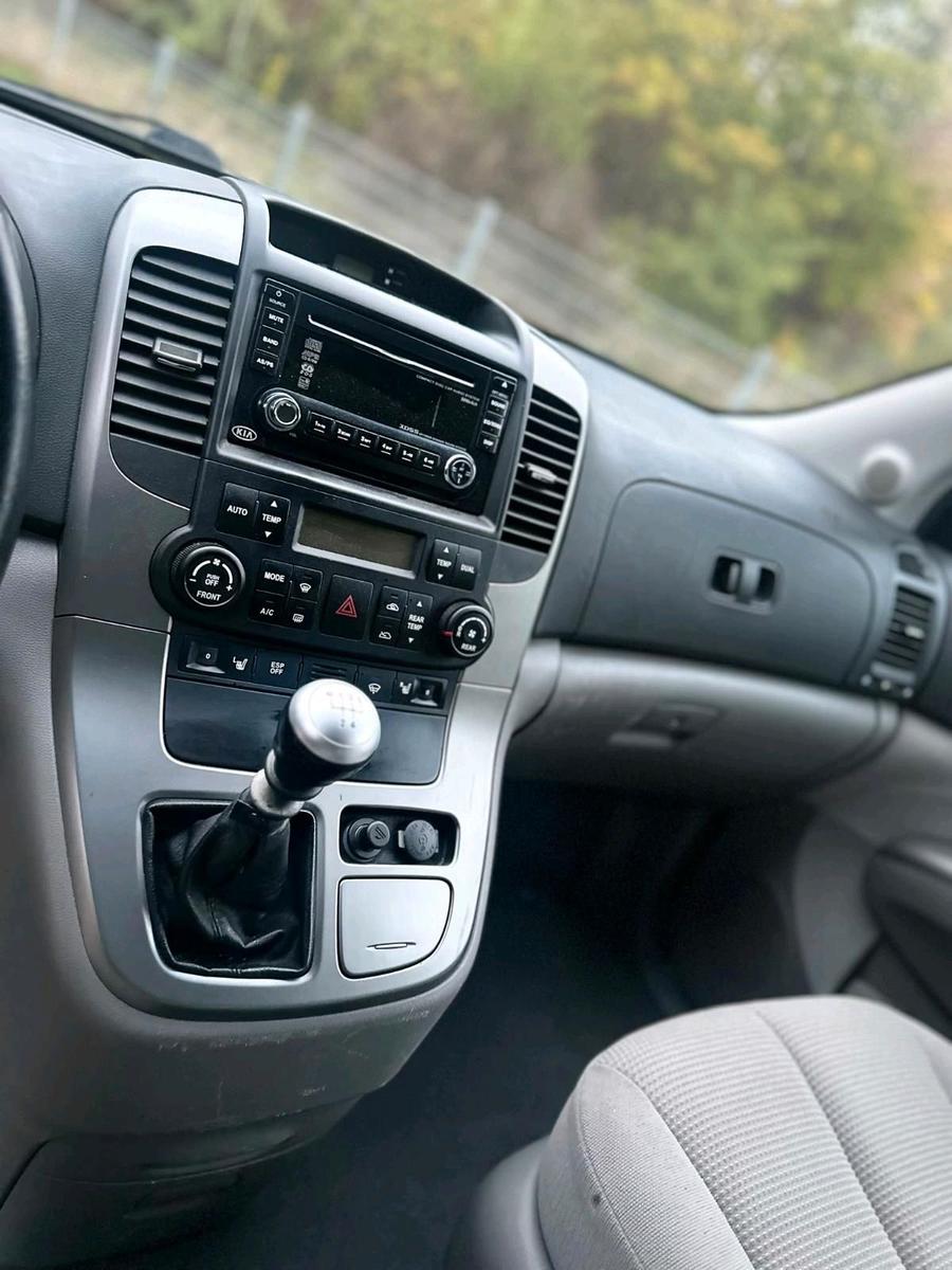 Kia Carnival 2009 — photo 11