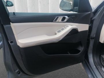 BMW X7 - 7