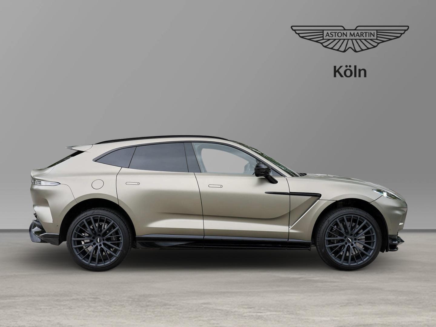 Aston Martin DBX 707 Titanium Grey / Onyx Black PPF Matt