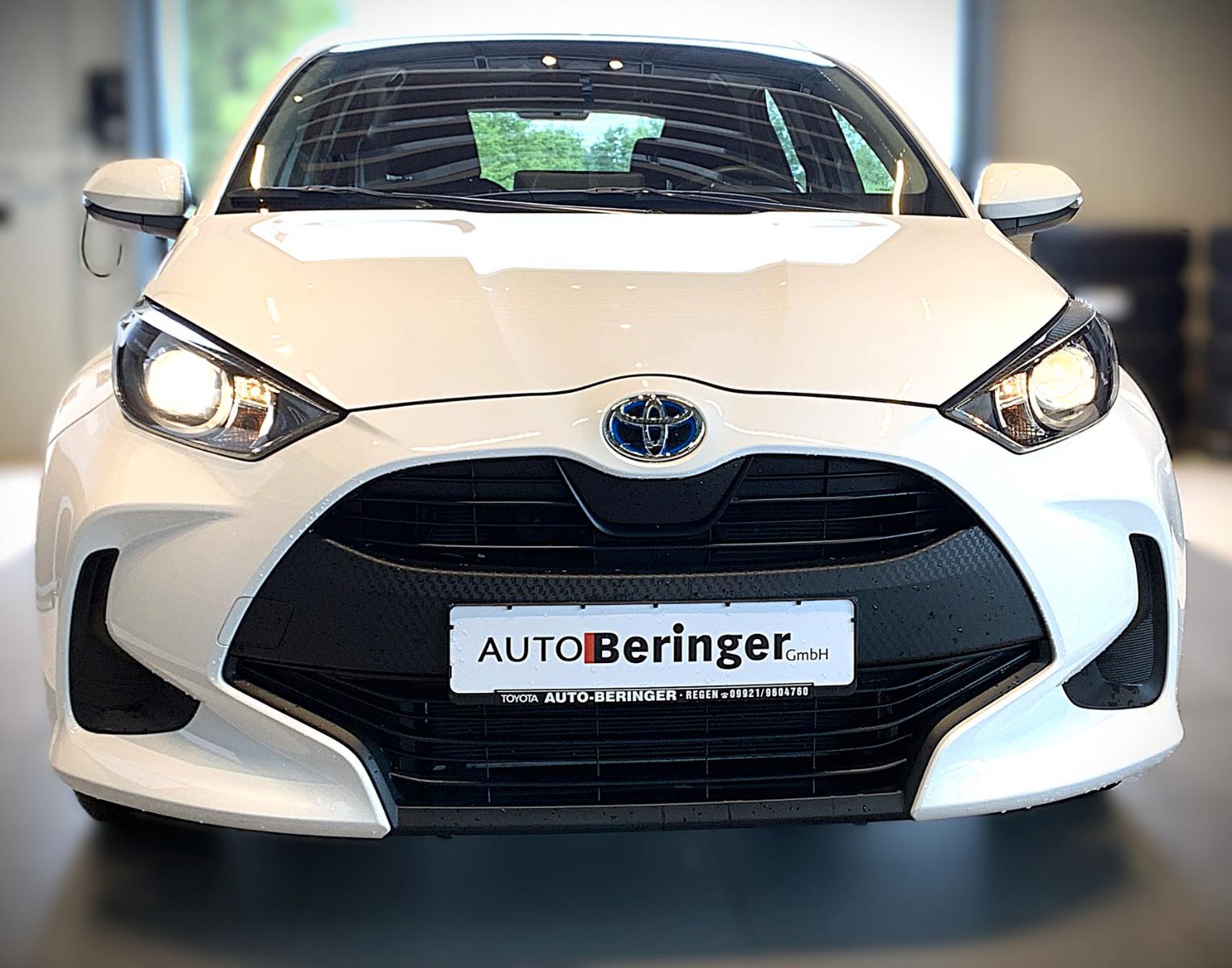 Toyota Yaris Hybrid Business Edition
