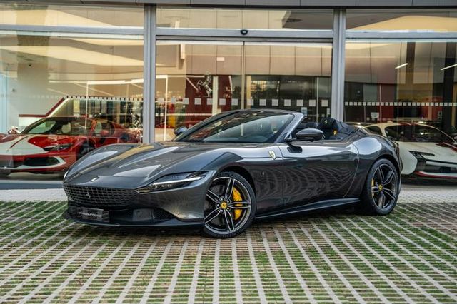 FERRARI Roma