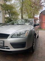 Ford focus 1.8 Benziner 5 türer  tüv neue - Ford Focus: Türer