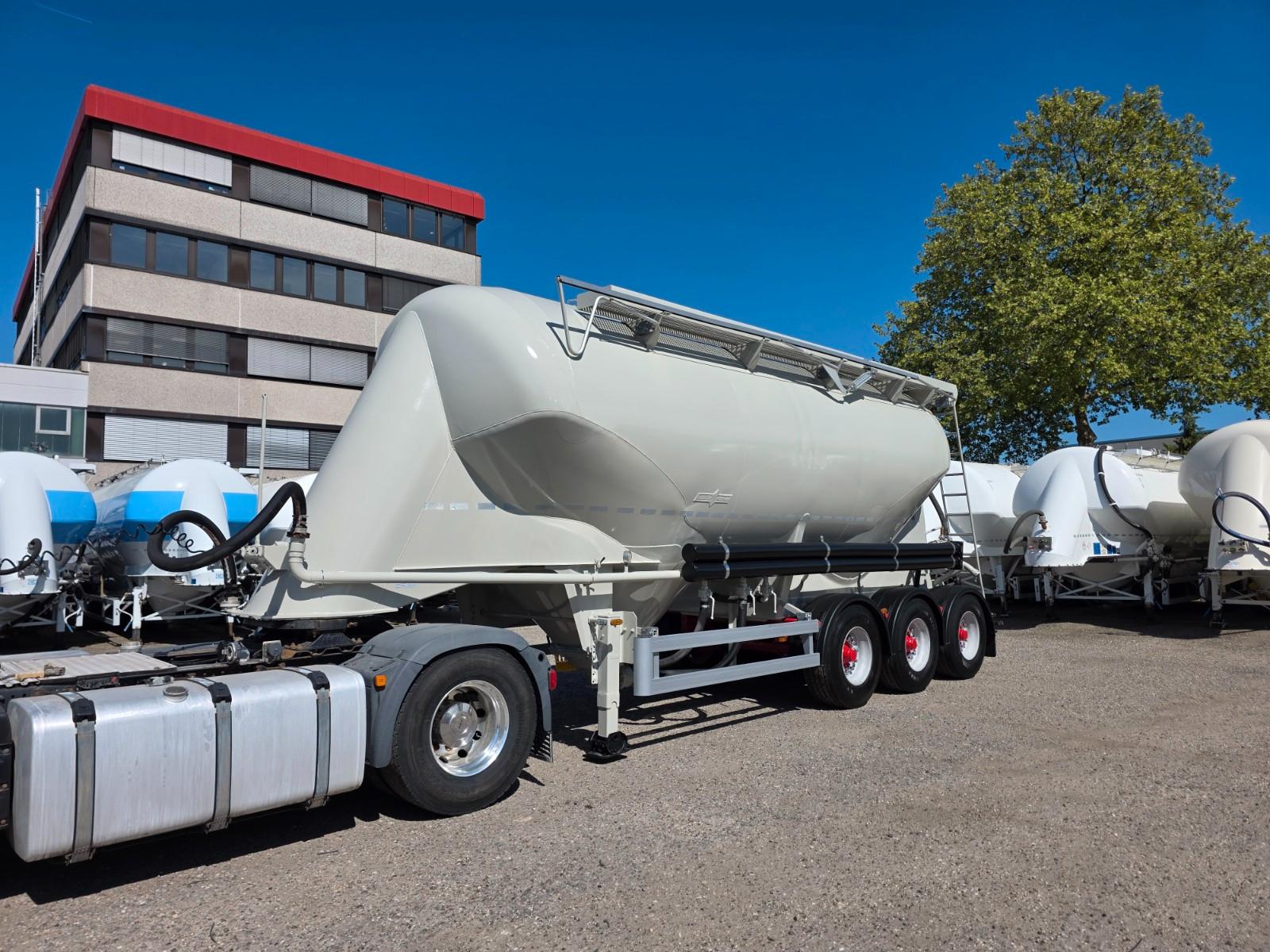 Spitzer 34m³ Zementsilo / TARA 4180Kg / German!