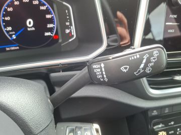 Volkswagen T-Roc R-Line 1.5 TSI °LED°Navi°RFK°ACC°SHZ°AAC°