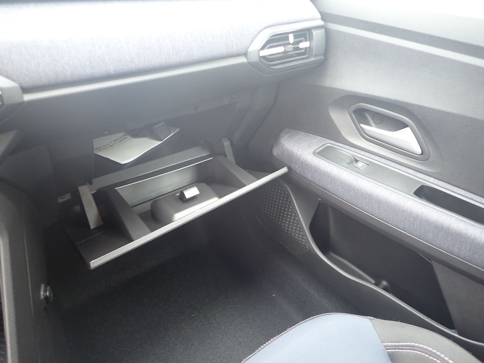 Fahrzeugabbildung Dacia Sandero Journey TCe 100