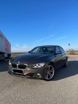 BMW 320i - BMW 320: Braun