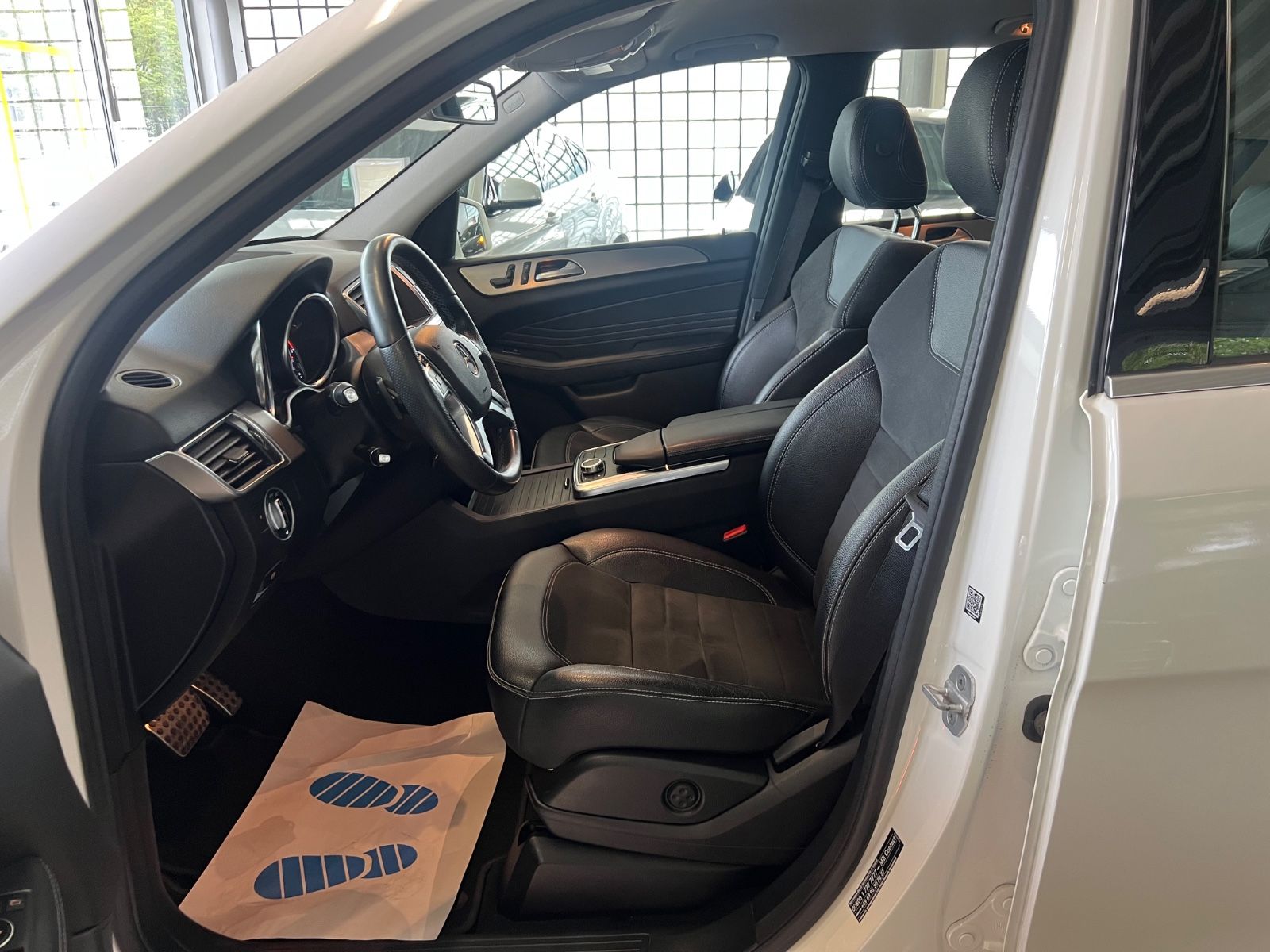 Fahrzeugabbildung Mercedes-Benz ML 350 d BlueTec 4Matic * 1.HAND * GEPFLEGT *