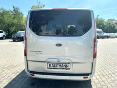 Fahrzeugabbildung Tourneo Custom L1 Titanium 2.0 TDCi 8x Sitze