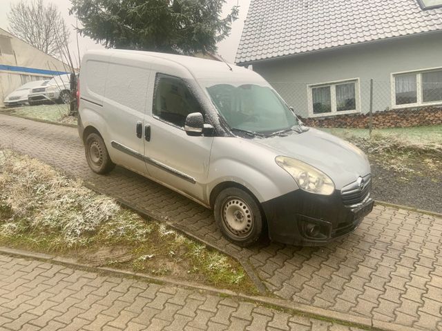 Opel Combo D Kasten L1H1 2,2t/Verkauf Ohne TÜV  ! ! !