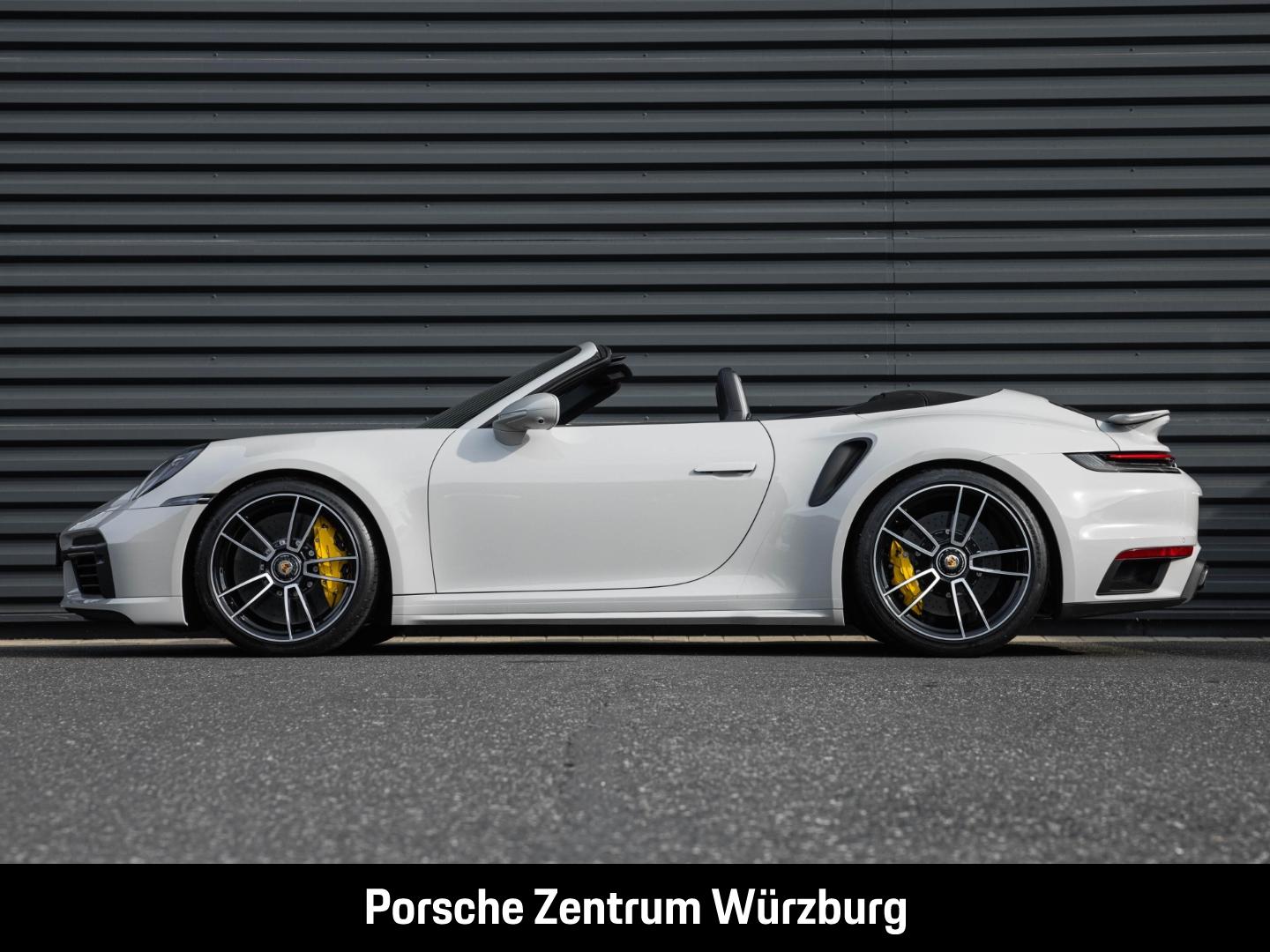 Porsche 992 911 Turbo S Cabriolet Burmester InnoDrive