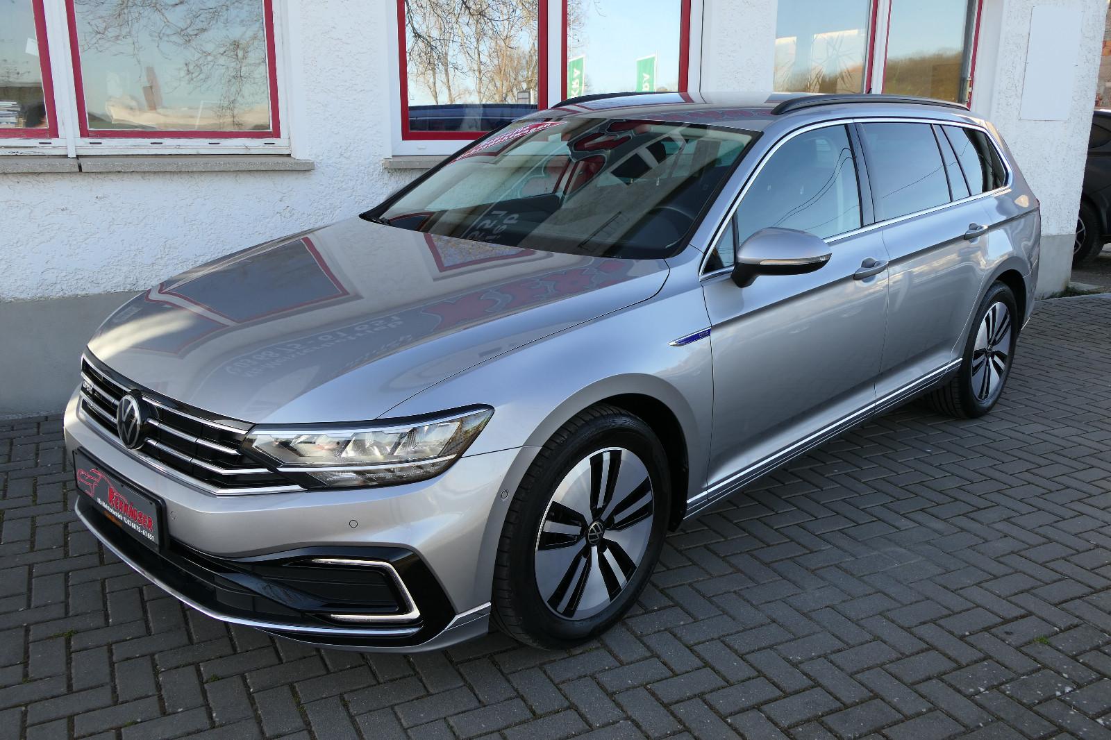 Volkswagen Passat Variant GTE NAVI LED CAM Massagesitz M+S