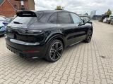 Porsche Cayenne E-Hybrid Sport Design + Chrono 1.Hand - Porsche Cayenne: Rot