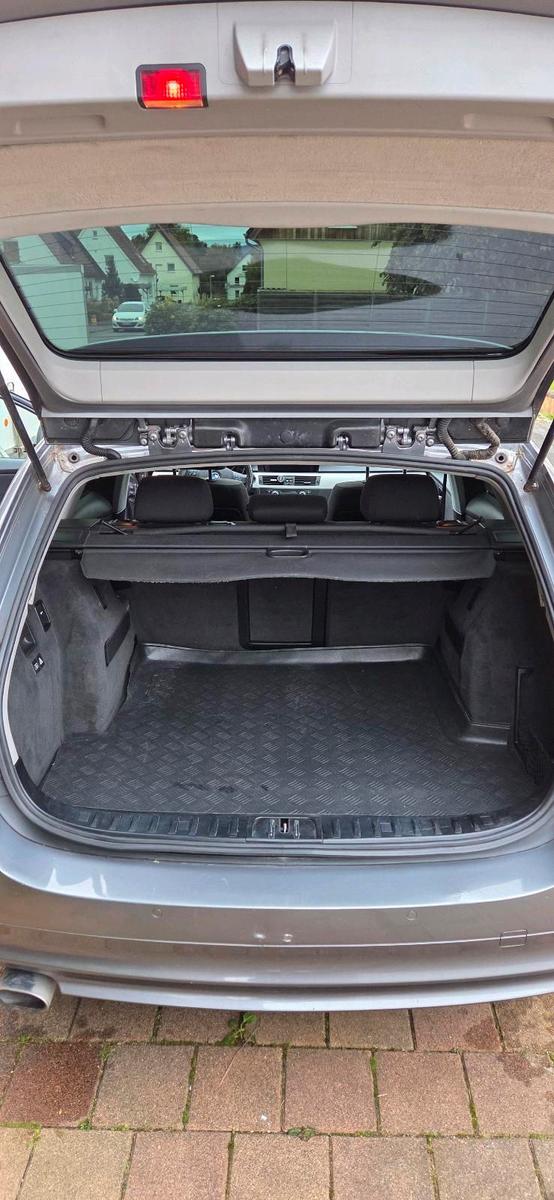 BMW 320 2009 — photo 10