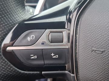 Peugeot 5008 GT 2.0 BlueHDi 180 360+AHK+Kam.+KeyLess+LED