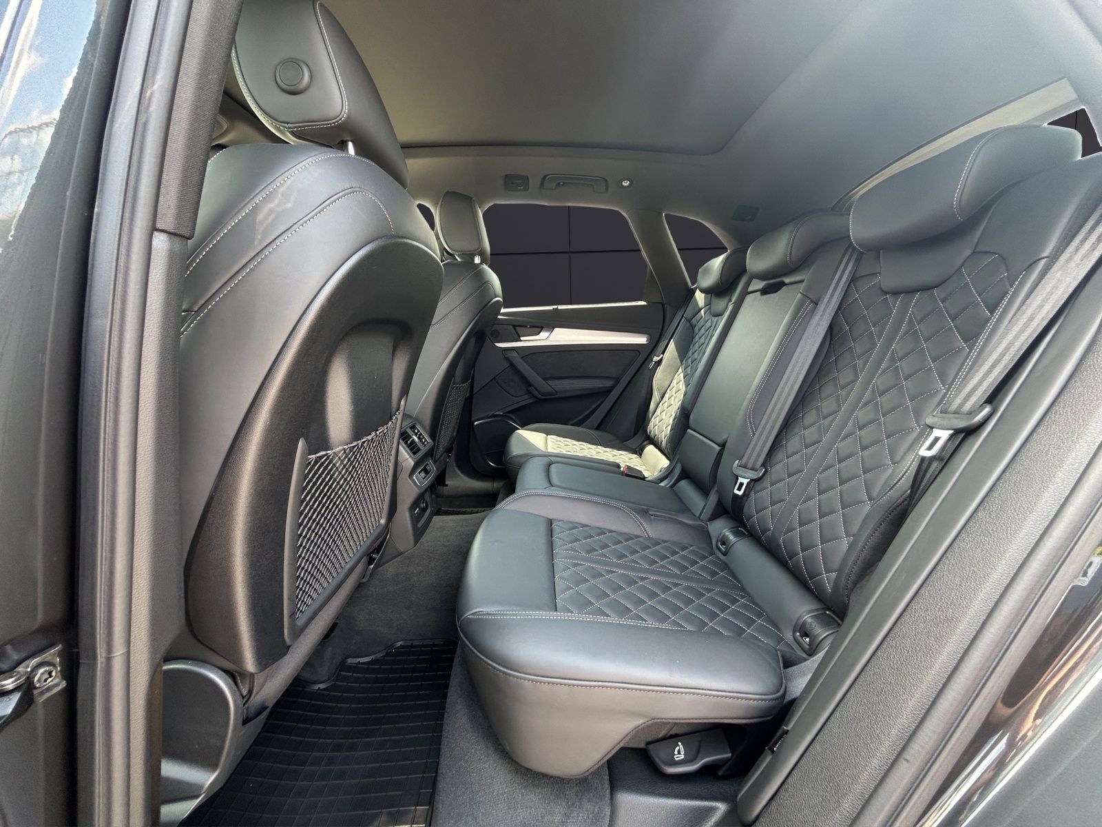 Fahrzeugabbildung Audi Q5 45 TFSI advanced S-Line quattro LED AHK Navi