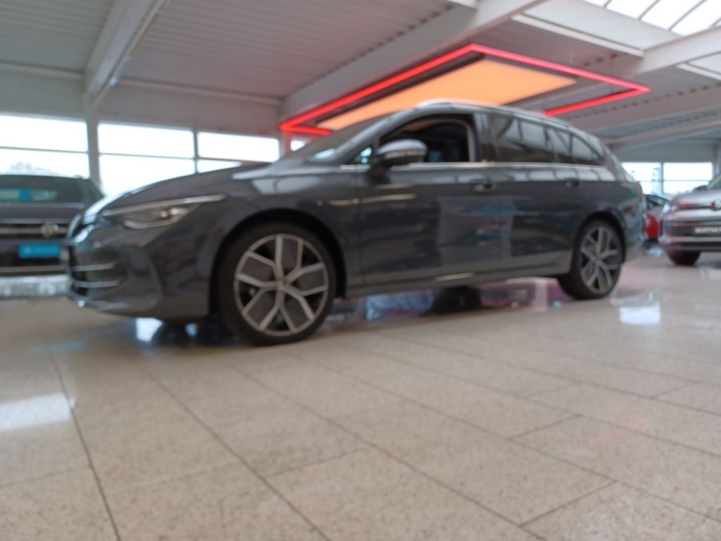 Fahrzeugabbildung Volkswagen Golf Variant 1.5 eTSI DSG Style Navi, AHZV uvm.