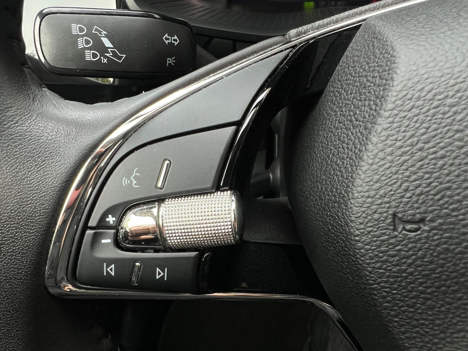 Fahrzeugabbildung SKODA Kodiaq FL L&K 2.0 TDI DSG 4x4 *AHK, LED, ACC, Co