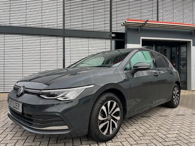 Volkswagen Golf VIII Lim. 1.5 eTSI DSG Active