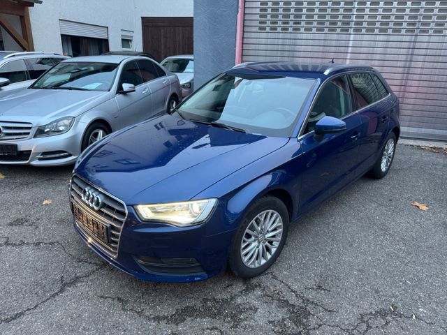 Audi A3 Sportback 1.6 TDI Ambiente Navi Xenon PDC