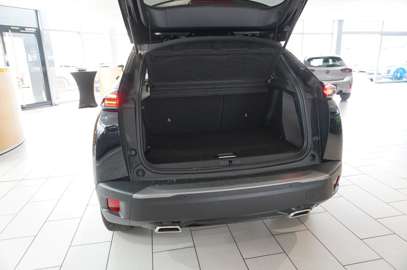Fahrzeugabbildung Peugeot 2008 1.2 HYBRID GT E-DSC NAVI/LED/KAMERA/SPORT