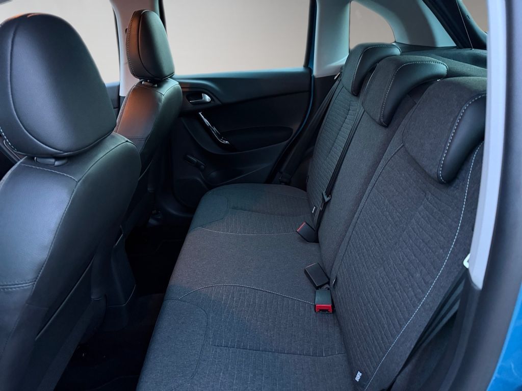 Fahrzeugabbildung Citroën C3 Pure Tech 82 Stop & Start ETG Selection