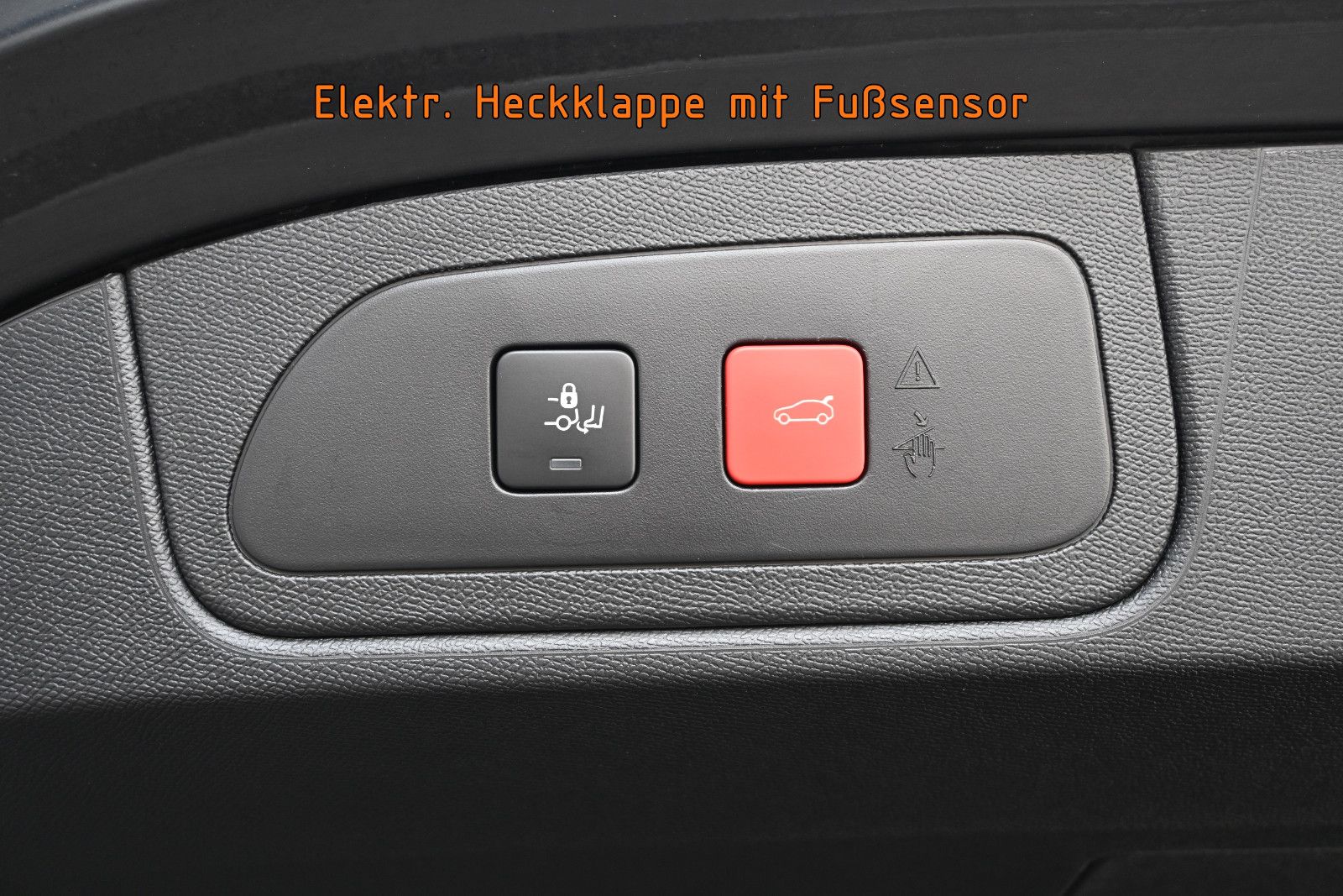 Fahrzeugabbildung DS Automobiles DS7 Crossback PureTech 180 PERF. LINE+ °AHK°PANO