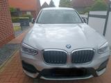 BMW X3 xDrive20i   - BMW X3: 20i