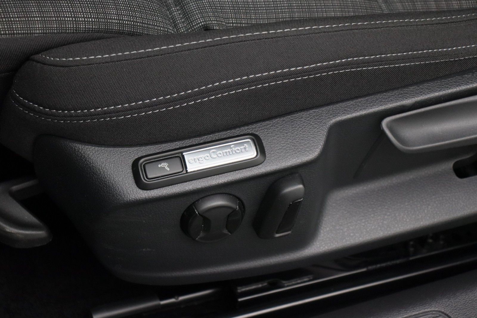 Fahrzeugabbildung Volkswagen Passat Variant 2.0 TDI Business
