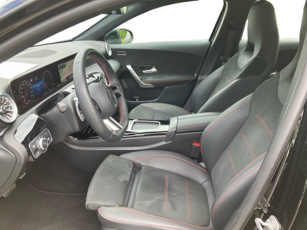 Fahrzeugabbildung Mercedes-Benz A 200 AMG*AHK*DISTR*KAMERA*KEYLESS*NAVI*LED