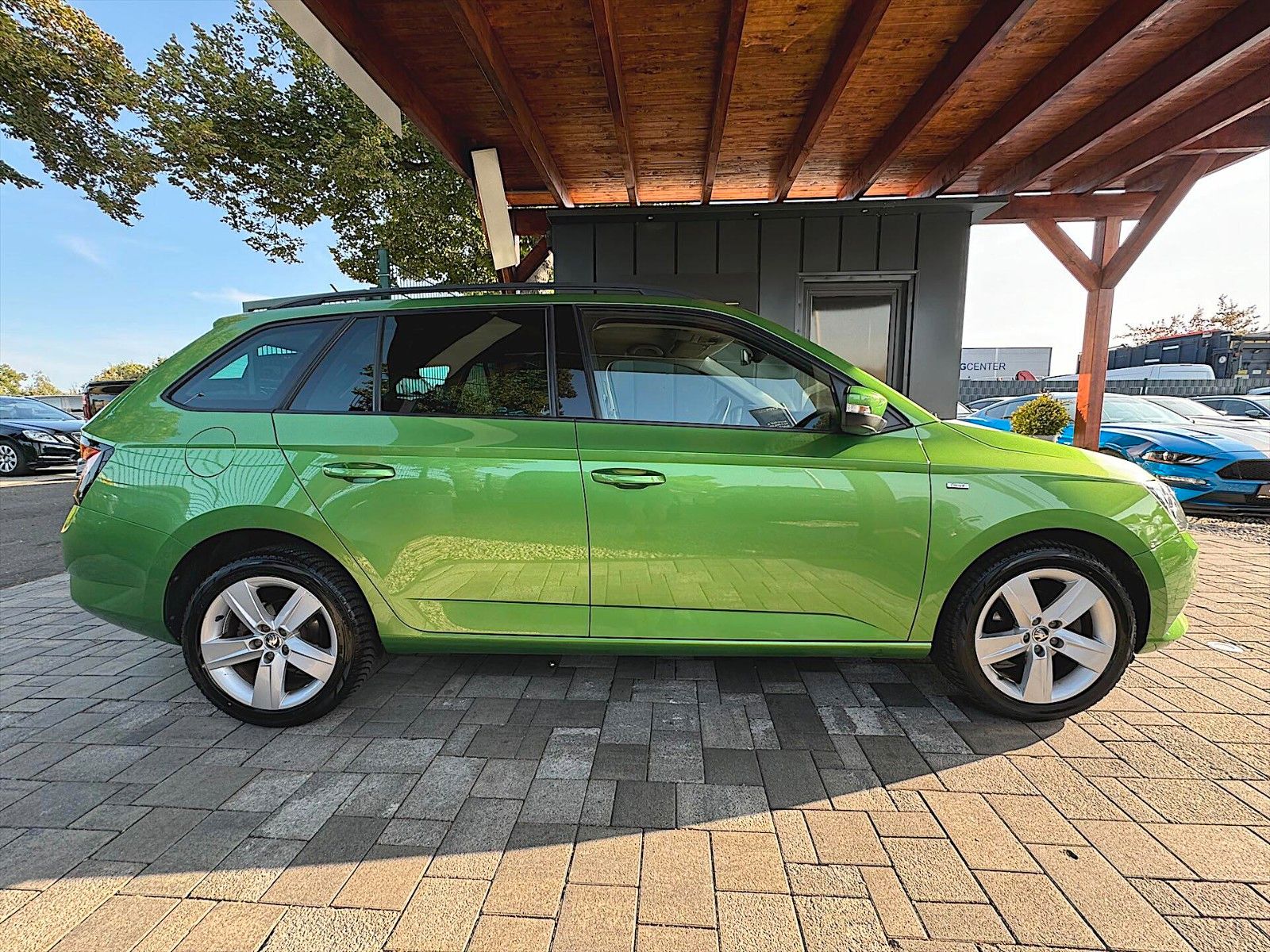 Fahrzeugabbildung SKODA Fabia Combi 1.0 TSI Drive Ambition *DAB*LED*