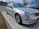 Mercedes-Benz E270 CDI AVANTGARDE - Mercedes-Benz E 270 mit Diesel-Antrieb: Kombi