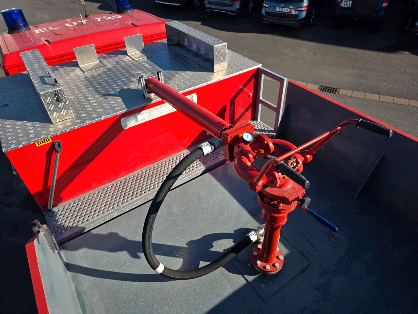 Fahrzeugabbildung MAN LE 8.150 Löschfahrzeug SLF 25/25 100/2500 Liter