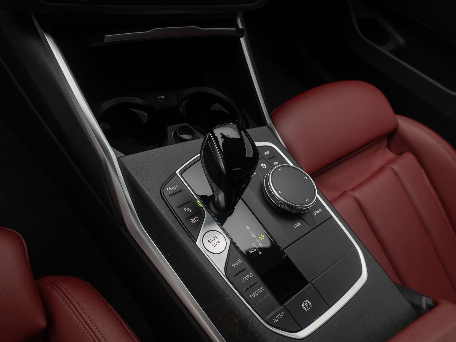 Fahrzeugabbildung BMW 330e LuxuryLine Kamera Laser HUD DAB HiFi Komfor