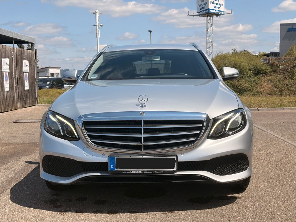 Image of Mercedes-Benz E 200