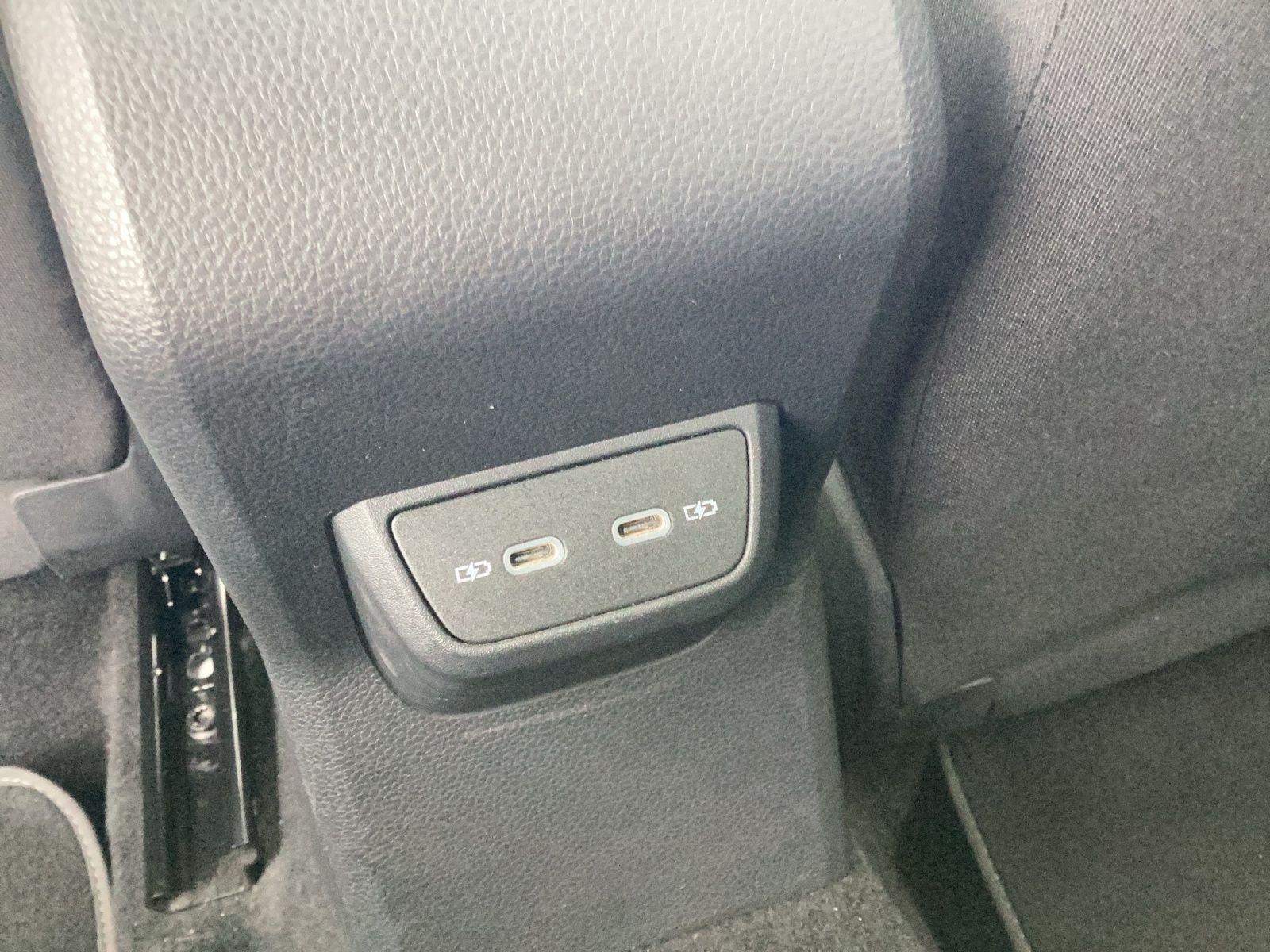 Fahrzeugabbildung Volkswagen Polo R-Line DSG MATRIX RFK PANO