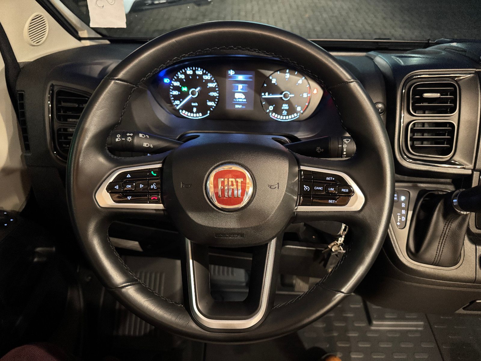 Fahrzeugabbildung Bürstner LIMITED T 690 G FIAT 9G-AUTOMATK HUBBETT SAT TV