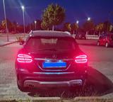 Mercedes-Benz GLA 220 CDI  AMG LINE SELBSTLENKENDER PARKSYSTEM - Mercedes-Benz Sel