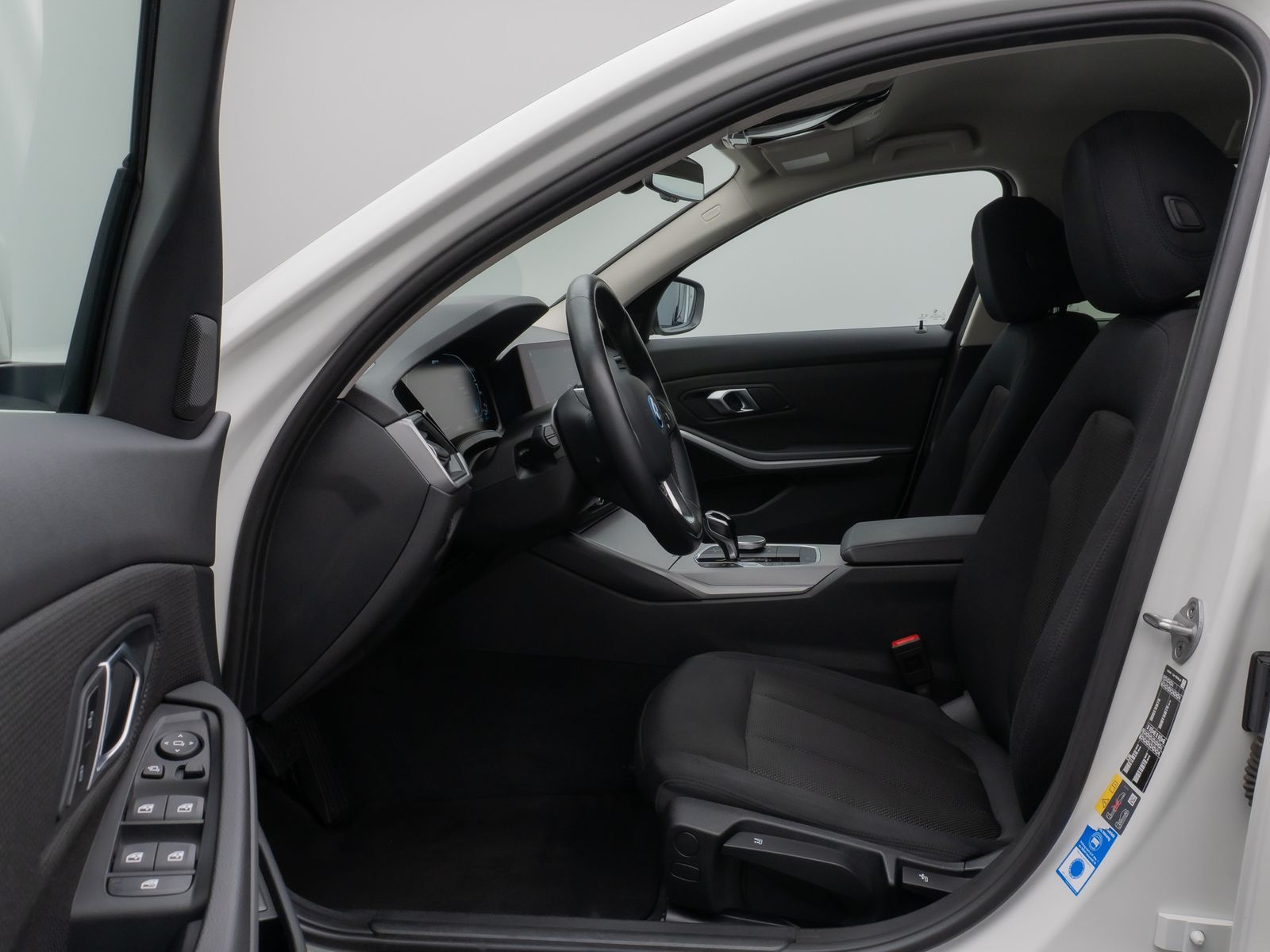 Fahrzeugabbildung BMW 320e  Kamera Laser HUD DAB HiFi Komfort Alarm