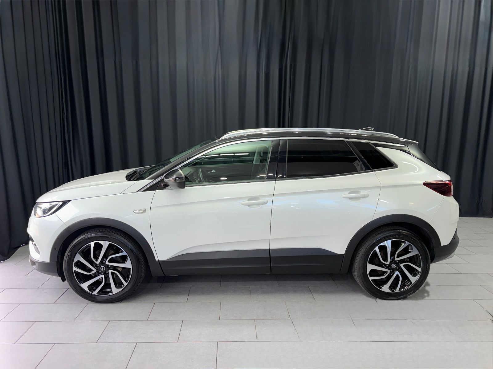 Fahrzeugabbildung Opel Grandland (X) |SITZBELÜFTUNG|360°|STDHZG