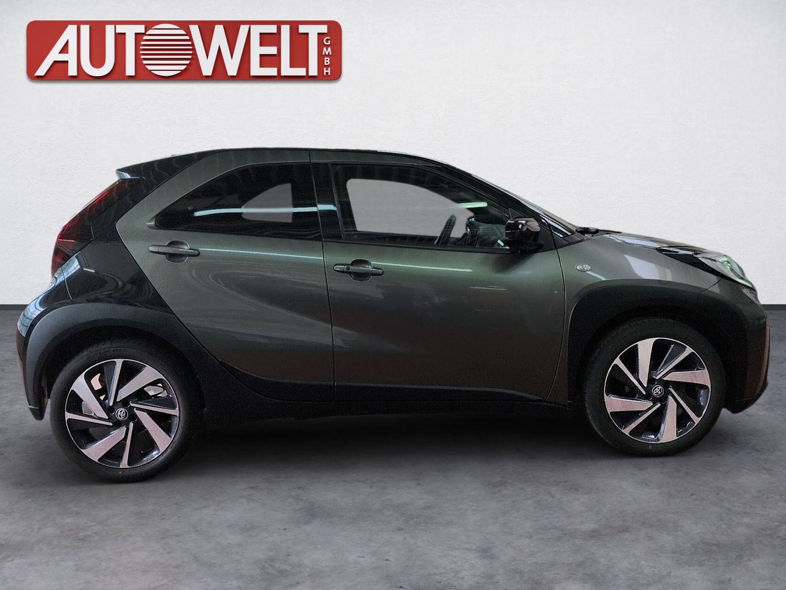 Fahrzeugabbildung Toyota Aygo X 1.0 Explore CVT AUT. KlimaA,LED,Navi,SHZ