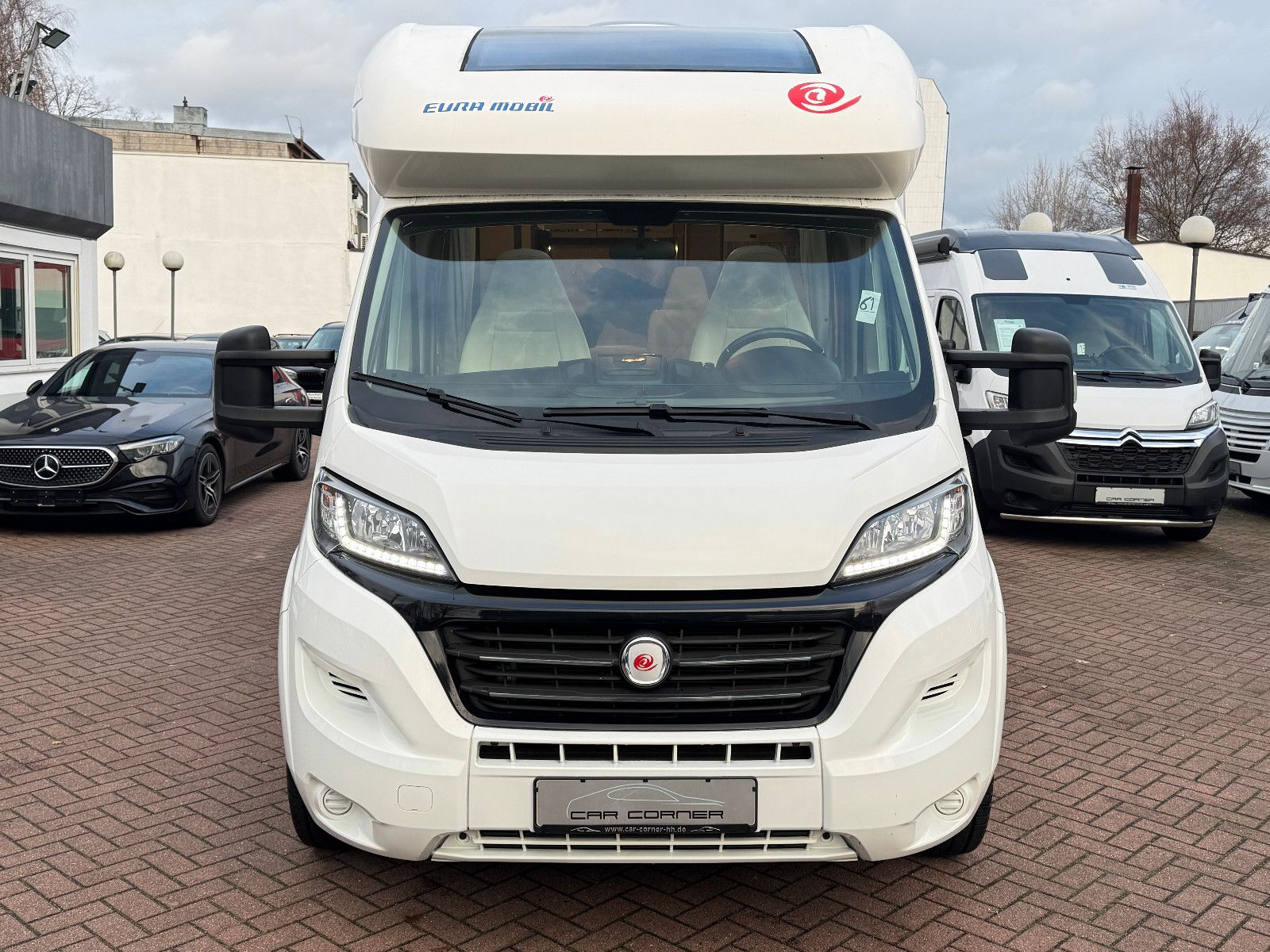 Fahrzeugabbildung Eura Mobil PROFILA RS 670 SB SAT HUBBETT LOUNGE PAKET LEDER