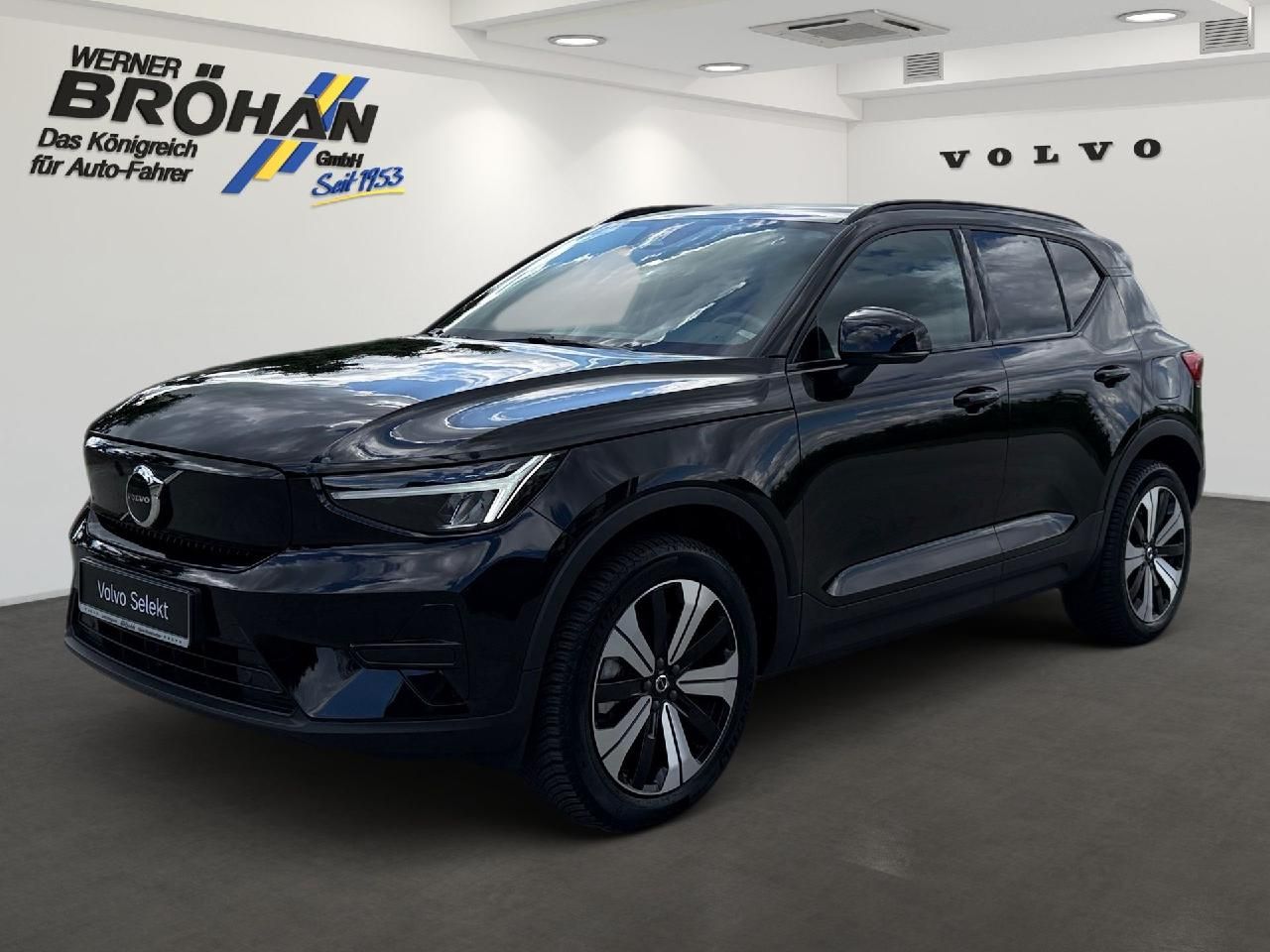 Fahrzeugabbildung Volvo XC40 Plus Recharge Pure Electric 2WD