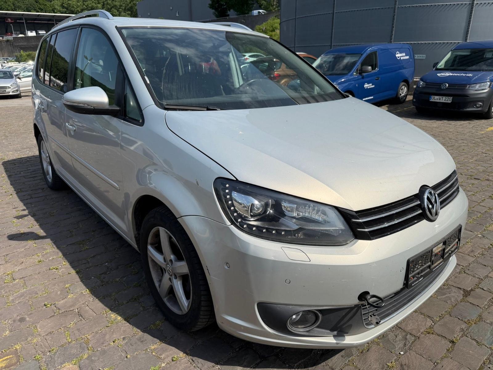 Volkswagen Touran Highline Panno Xenon Navi Motorproblem