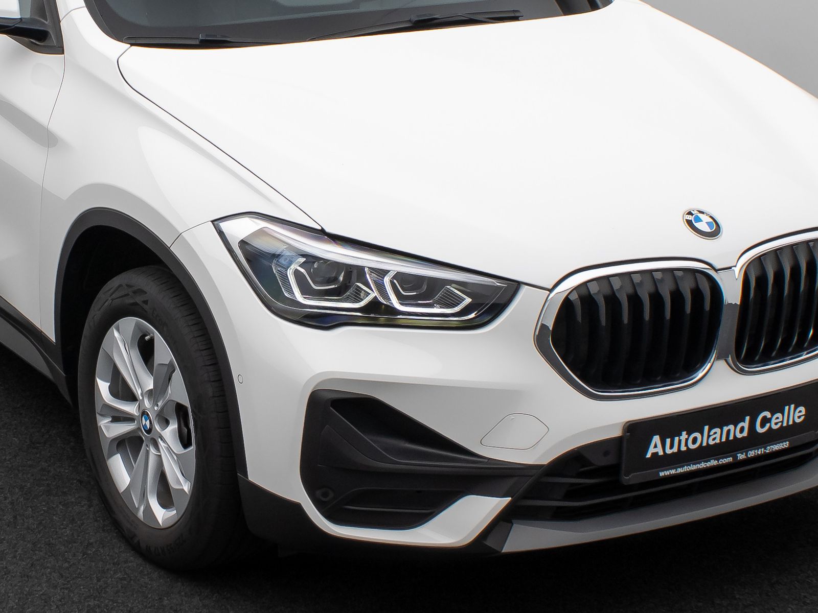 Fahrzeugabbildung BMW X1 sD18i Parkassistent DAB HiFi Navi LED Sport
