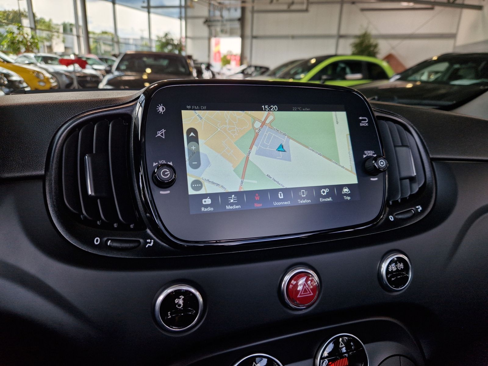Fahrzeugabbildung Abarth 695C Turismo BEATS NAVI LEDER