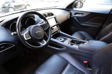 Jaguar F-Pace - 6
