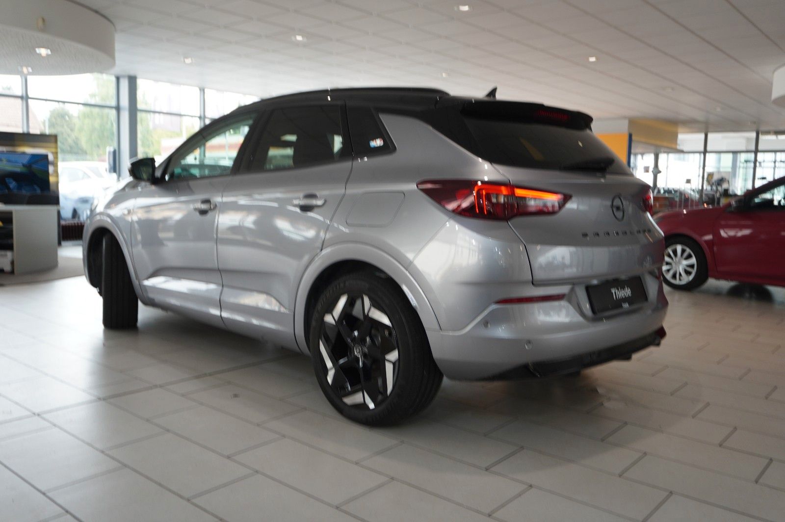 Fahrzeugabbildung Opel Grandland (X) 1.6T GSe 4HYBRID NAVI/LED/KAMERA