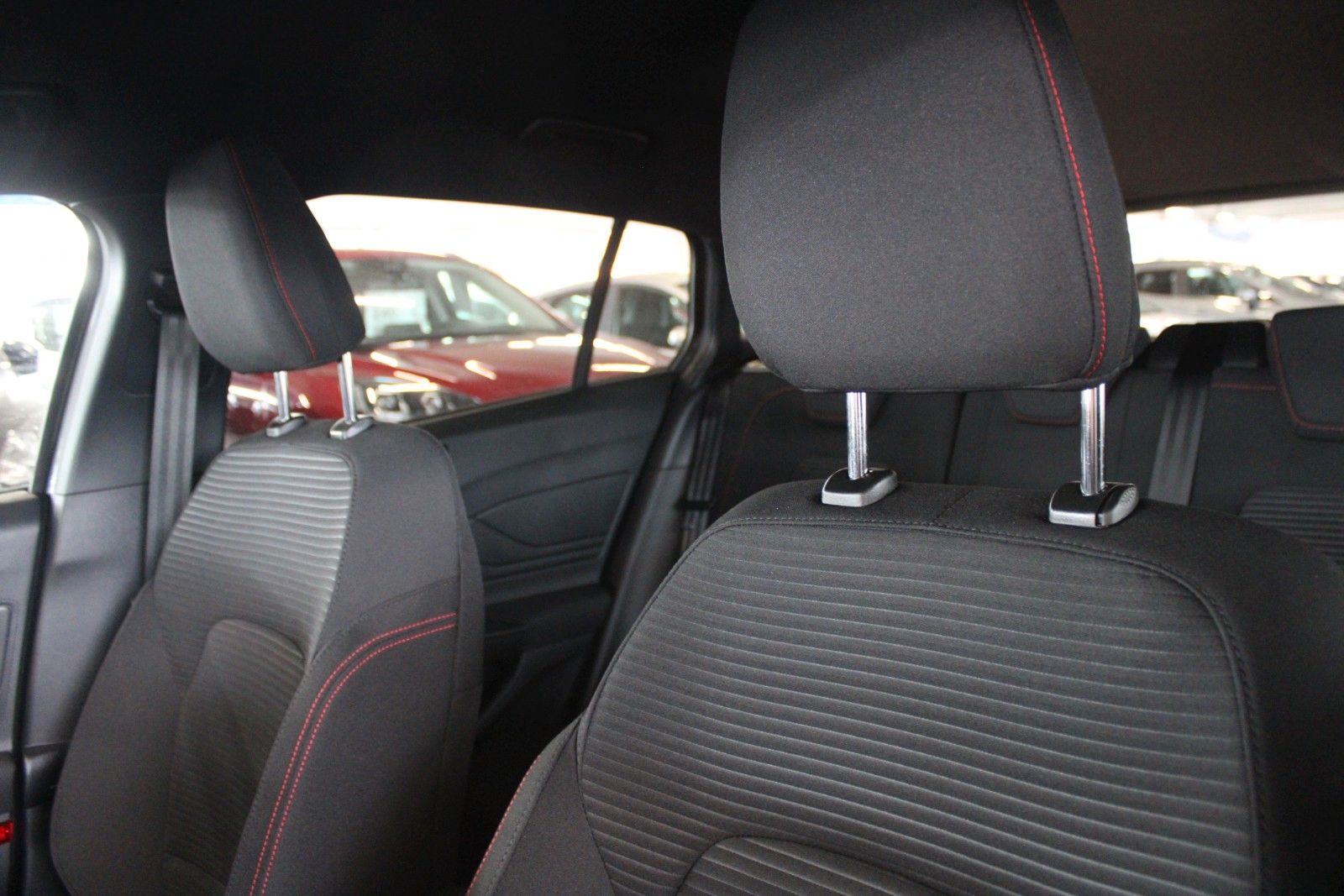 Fahrzeugabbildung Ford Focus ST-Line AHK GJR LED B&O ACC CAM SOFORT